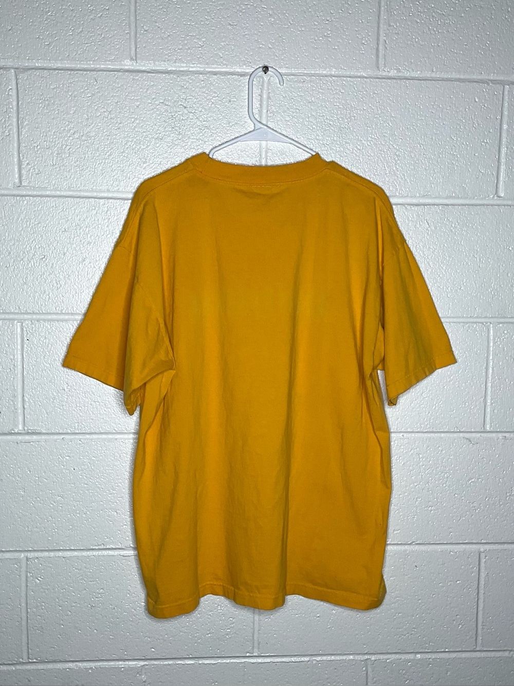 < Vintage 90’s Surfboard Graphic Short Sleeve Cotton Tee Size XL > - Picture 4 of 4